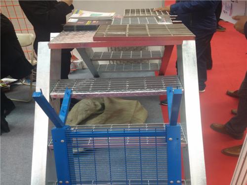 楼梯格栅踏步板